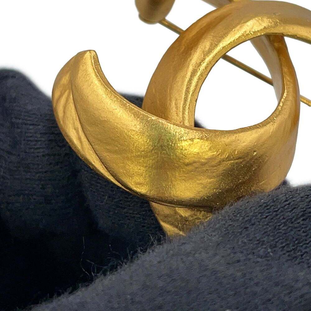 CHANEL Gold Logo Brooch - Picture 6 of 9
